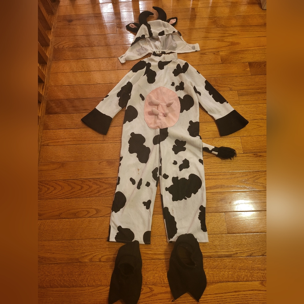 Boys Cow 🐄 Costume Size Small Approx. Size 5 - Slight Spotting on Front